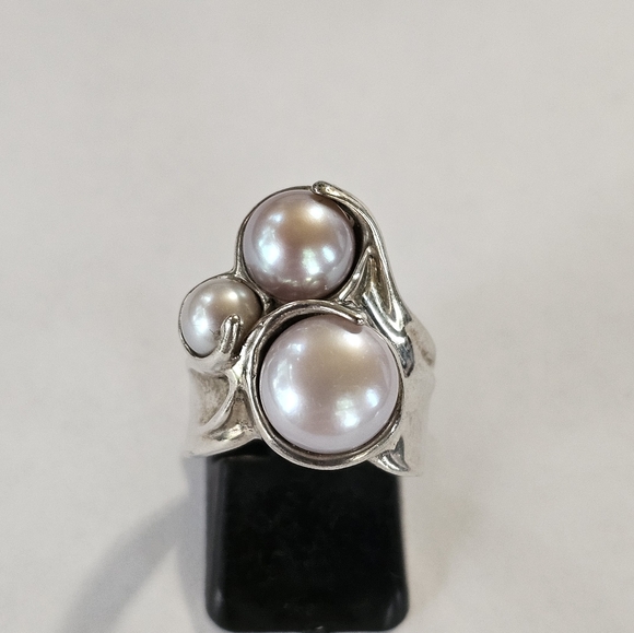 Modernist Designer Cultured Pearl Ring in Sterling Silver Size 6! - Picture 2 of 4